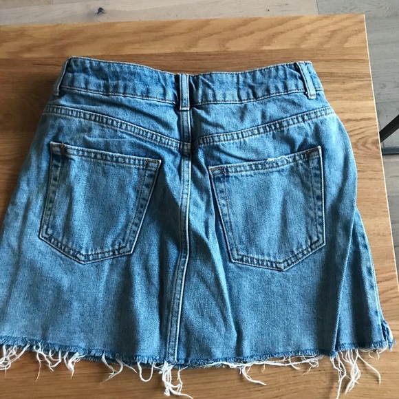 Mini jean skirt - Picture 2 of 3